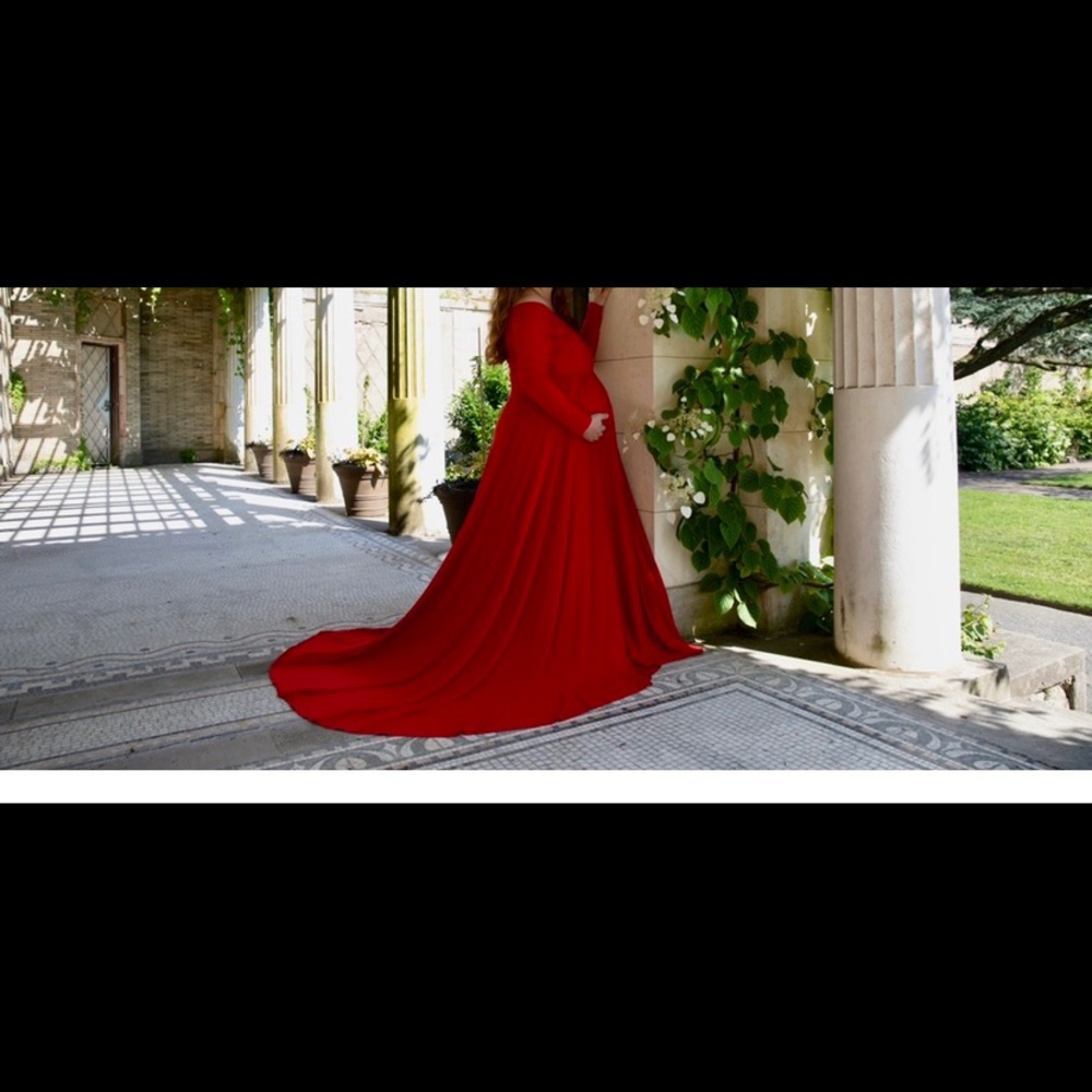 Maternity dress for photoshoot